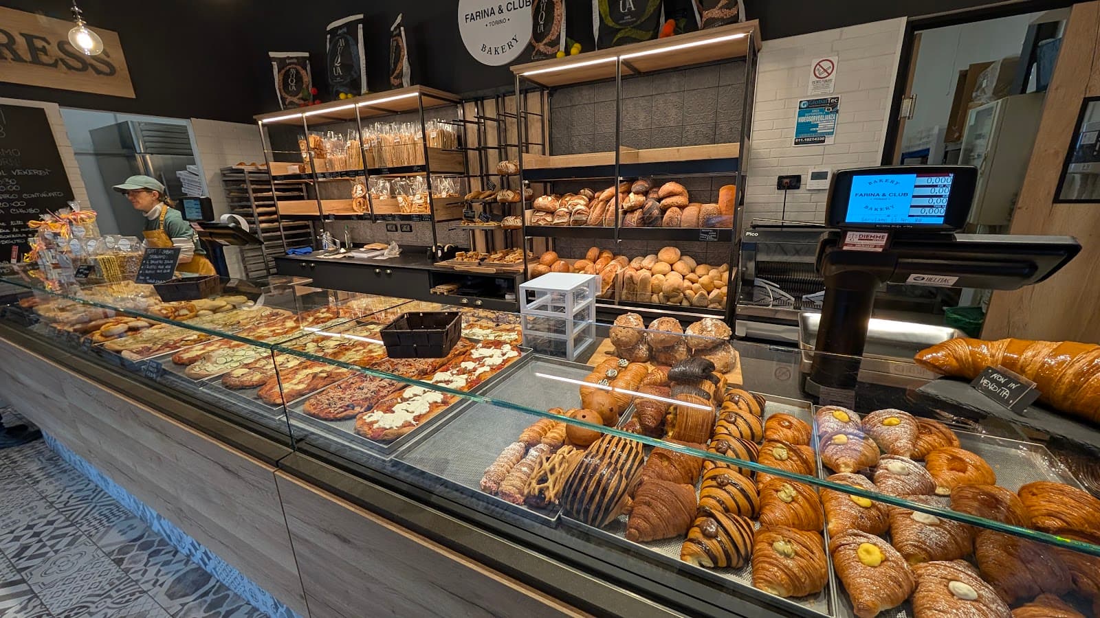 Farina & club Bakery - Via Monginevro 248/C