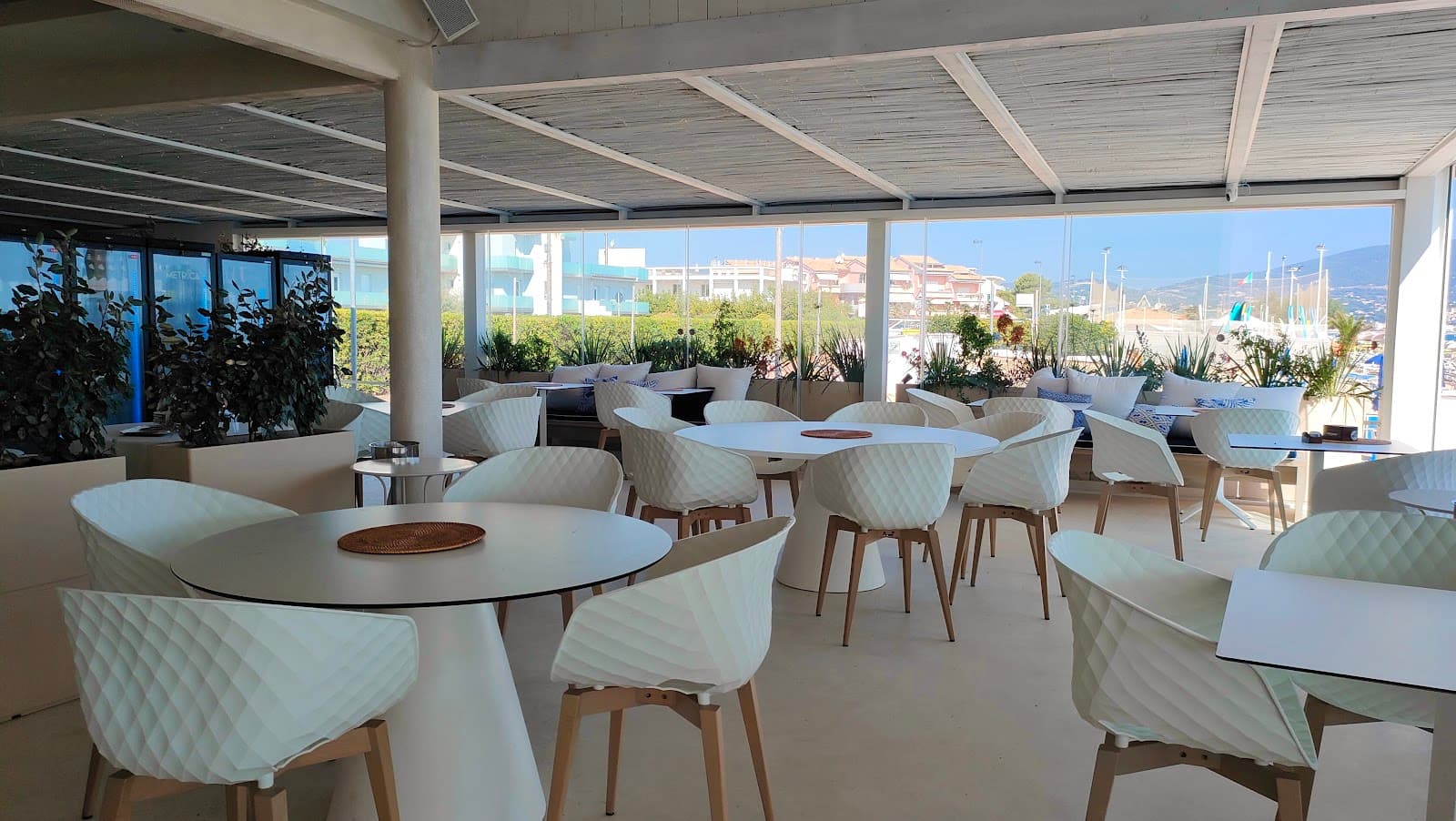 White Beach Club by Arturo Neumann